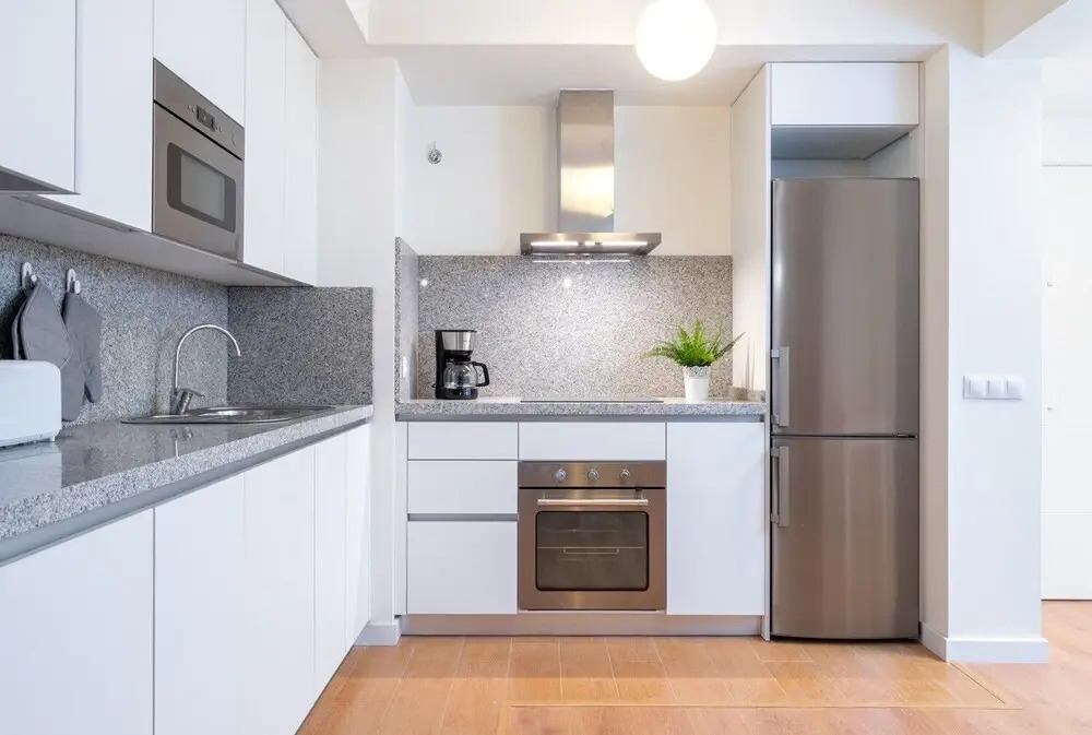 Central and Beachfront Apartment with Balcony Ref 131