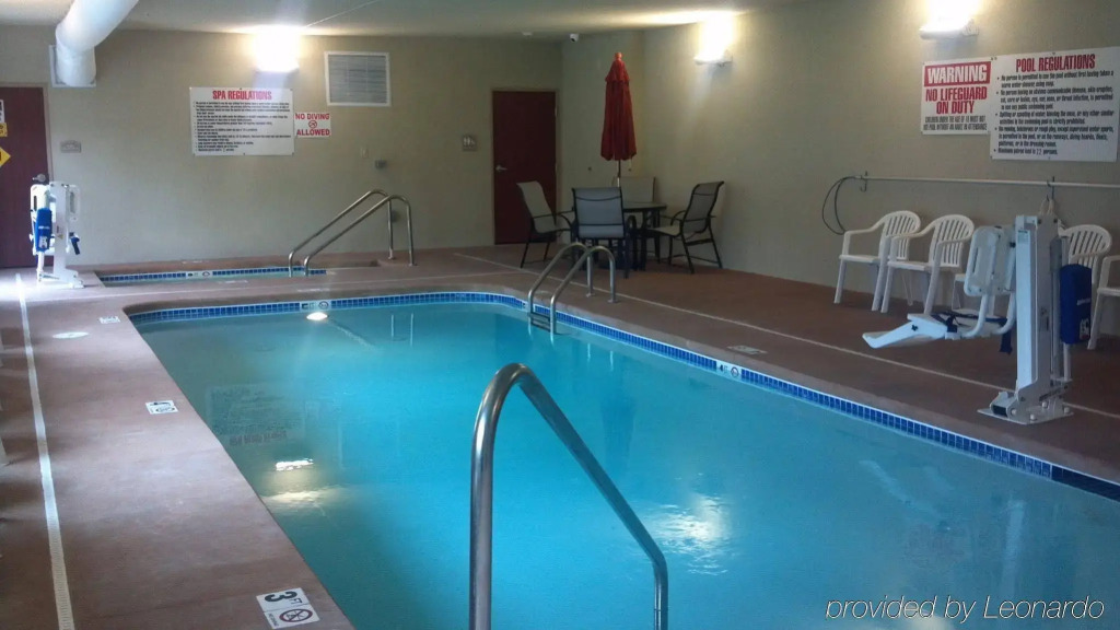 Cobblestone Hotel & Suites - Knoxville