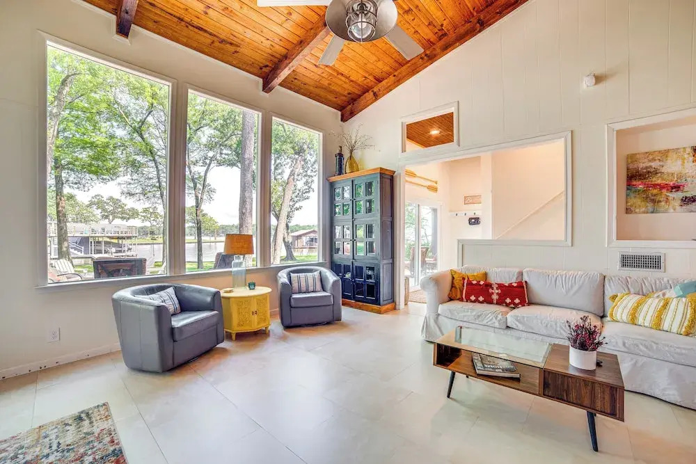 Live Lake Life! Enchanted Oaks Gem w/ Private Dock