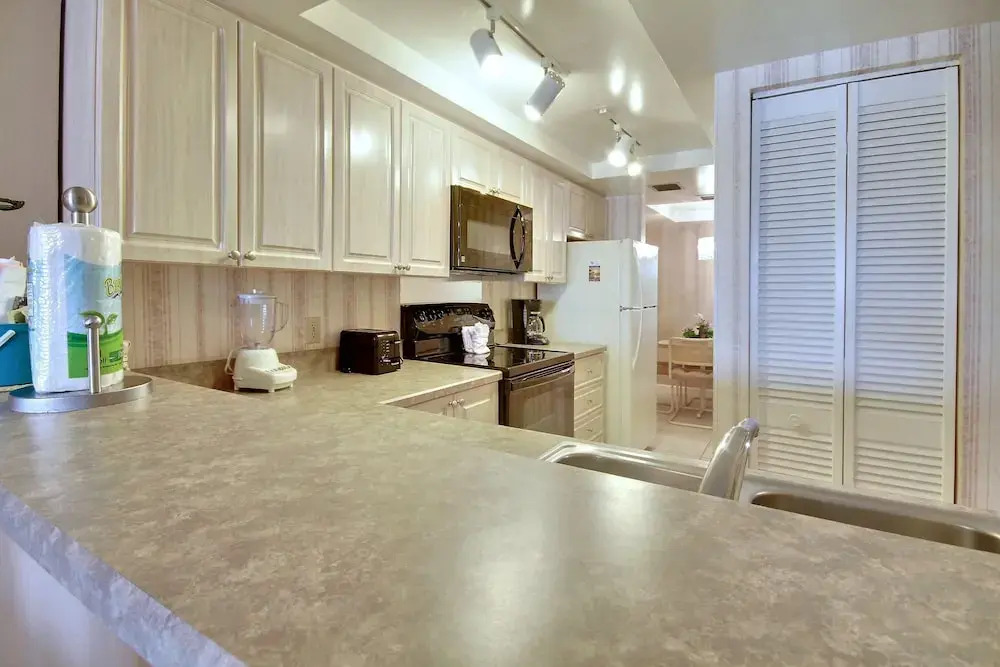 Land's End 205 Building 3 BAY Views / Private Balcony!