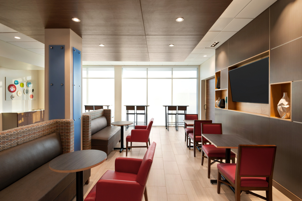 Holiday Inn Express & Suites - Beaver Dam by IHG