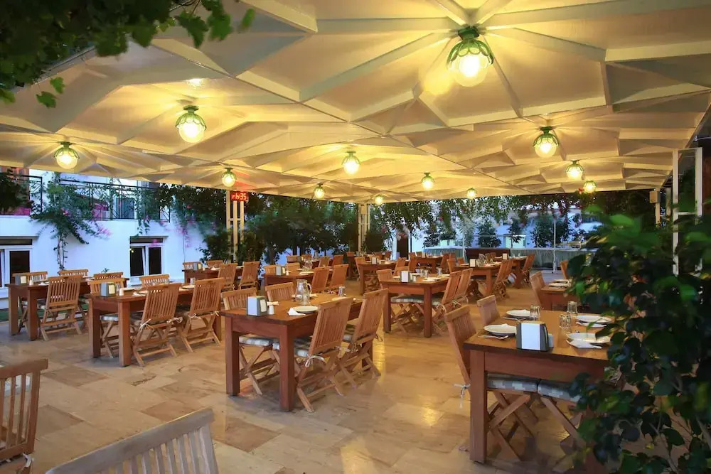 Catamaran Hotel