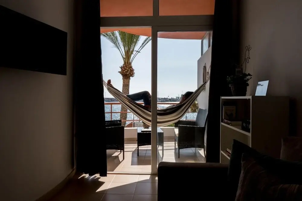 Song of the Sea Apartment, Ocean Balcony & Stairs to the Sea