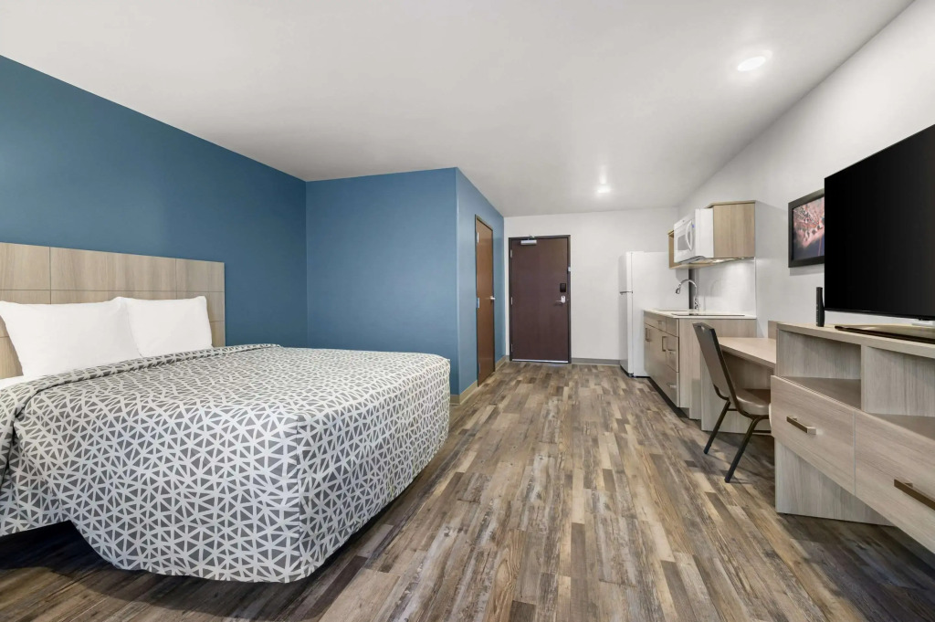 WoodSpring Suites Dearborn Detroit