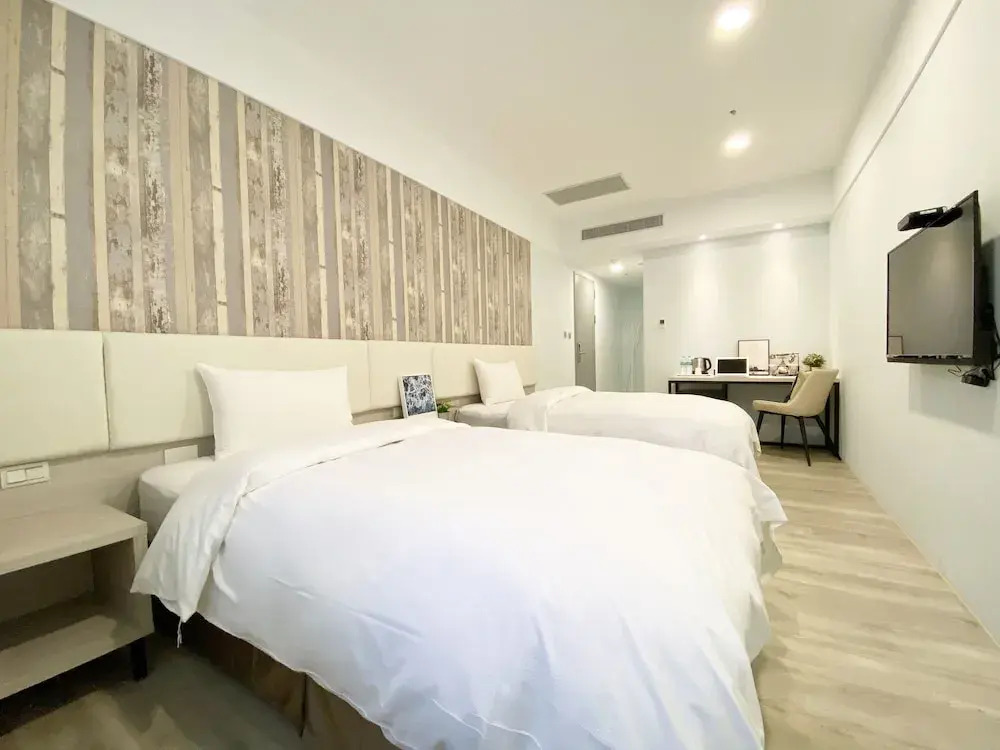 Gold Hotel