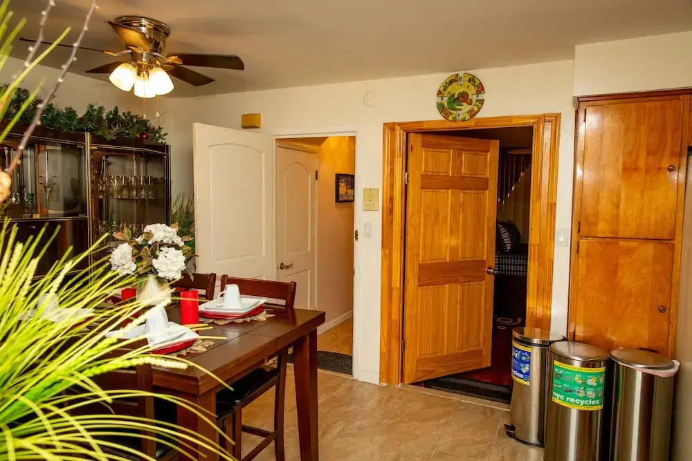 Spacious Comfy Room in Cozy Classy Duplex