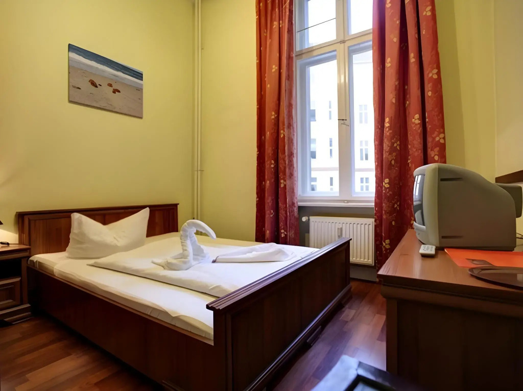 Hotel Pension Bernstein am Kurfürstendamm