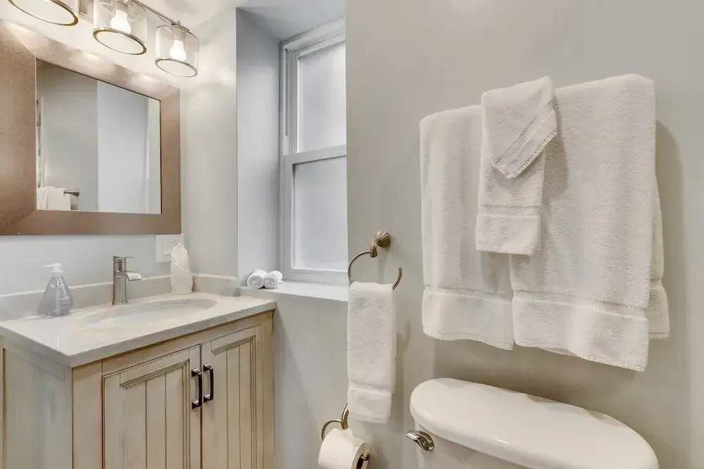 Expansive 5 Bed Home near Chicago's HOT West Loop by AllSet Turnover