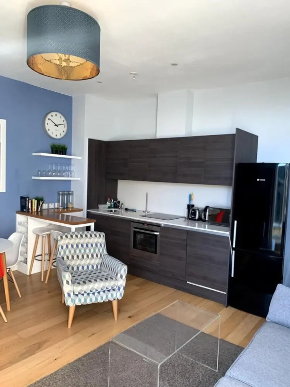 Stylish 2 Bedroom Apartment