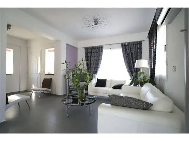 3 Br Villa Dione - Chg 8887