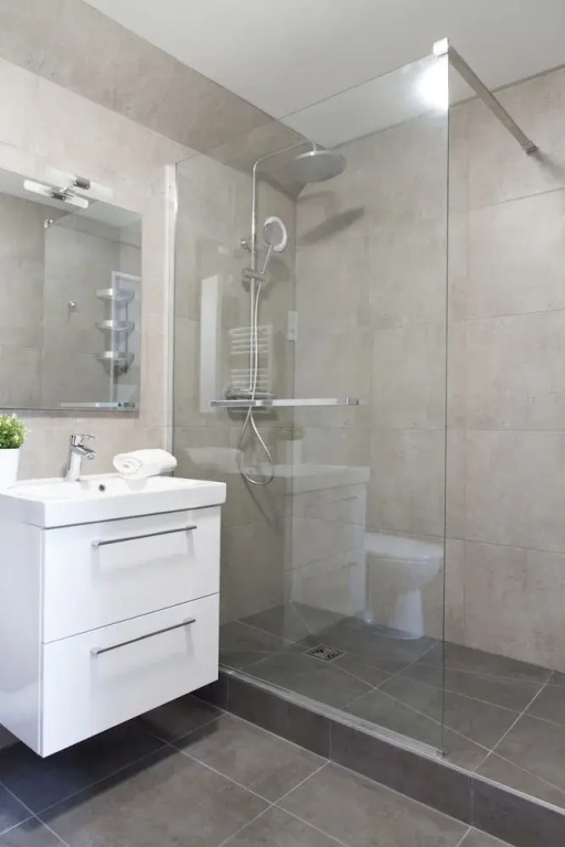 Rue Montorgeuil Area Private Apartment