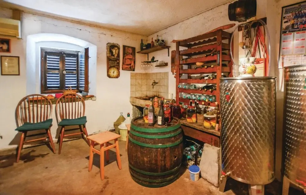2 Bedroom Cozy Home In Smarje