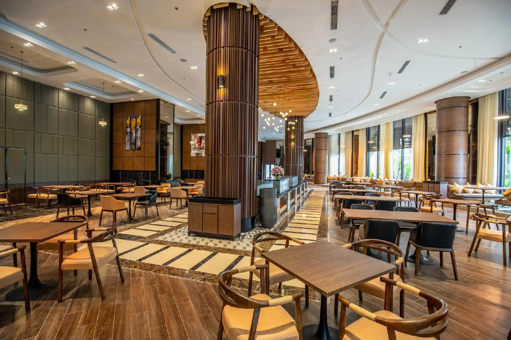 Ramada Hotel & Suites by Wyndham Halong Bay View