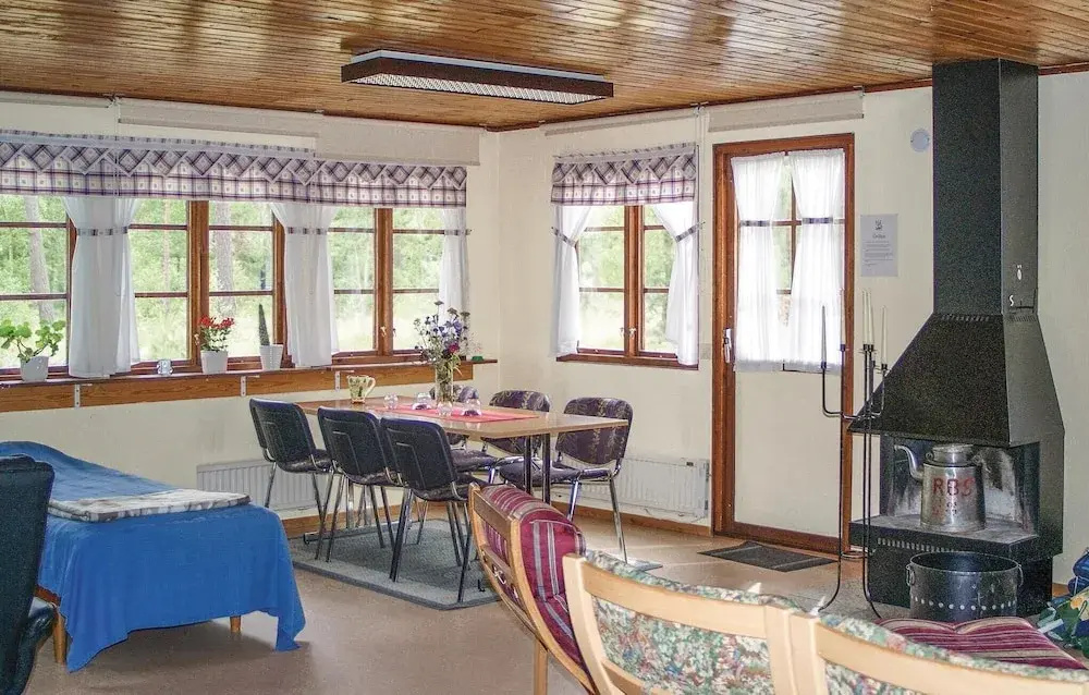 Nice Home In Ystad With Wifi
