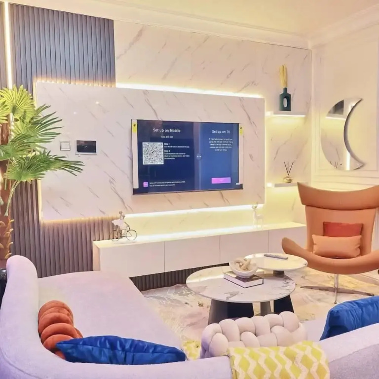 Purple Lavender Court Apartment