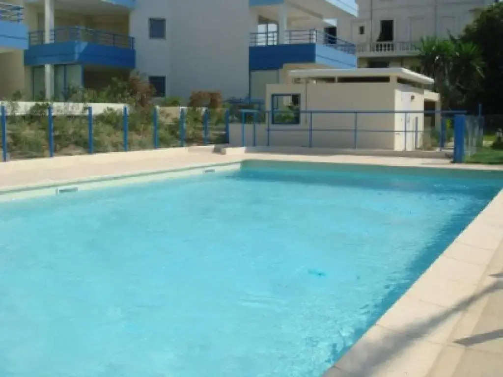 Modern one Bedroomed Apartment Just off the Cannes Seafront With a Terrace and Pool Access - 1753