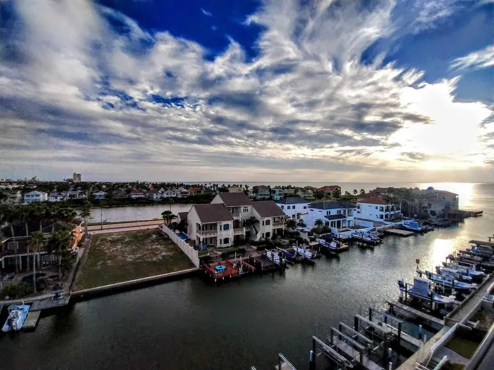 Landfall Towers 71 Minium 2 Bedroom Condo by RedAwning
