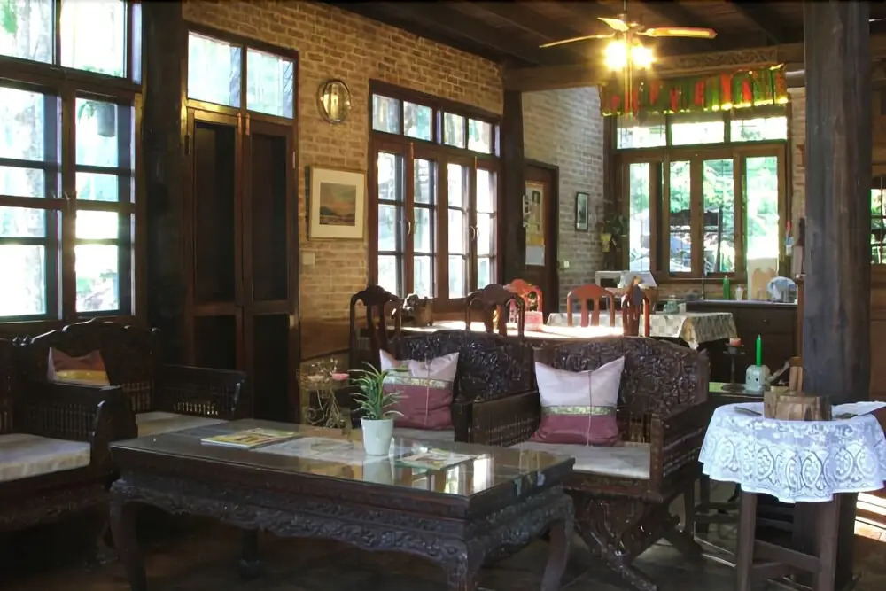 Tharnthong Lodges