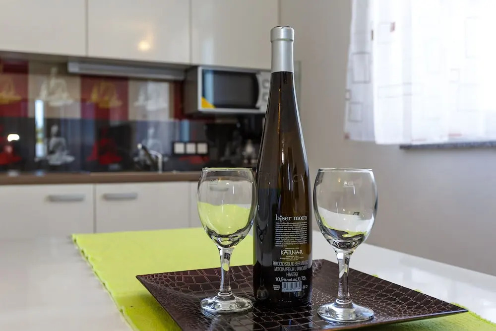 Apartment and Room Marija