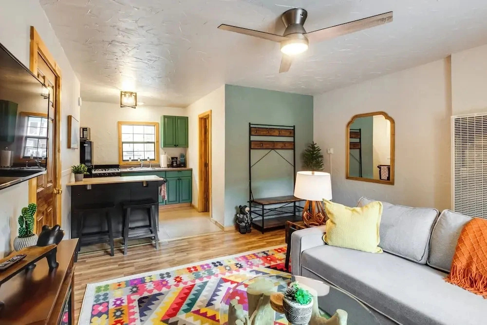 4 Units in Red River: Mtn Views, Steps to Main St