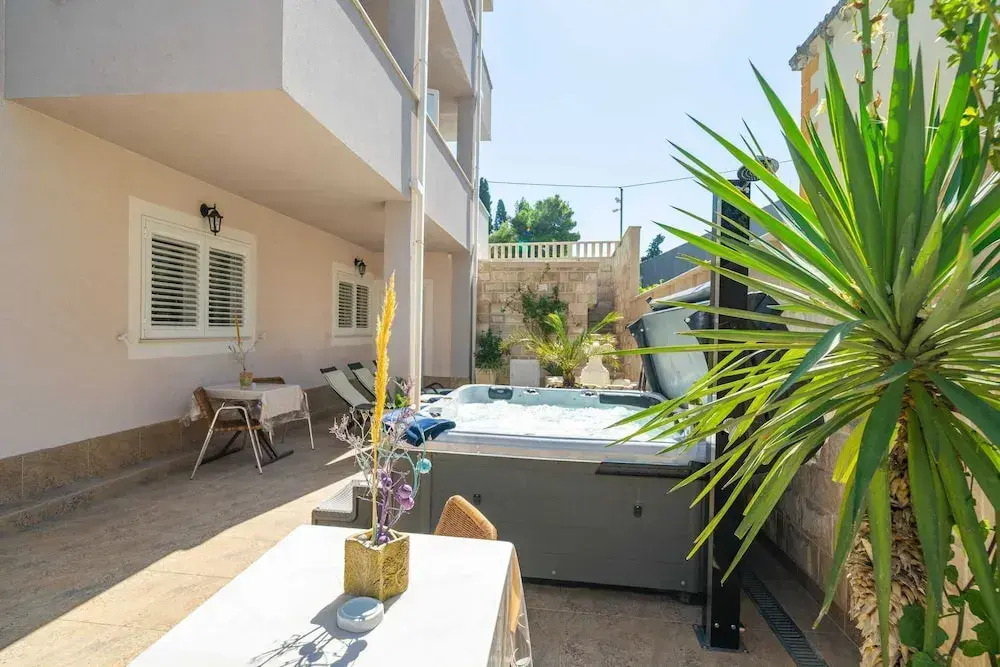 Apartments Villa Aura