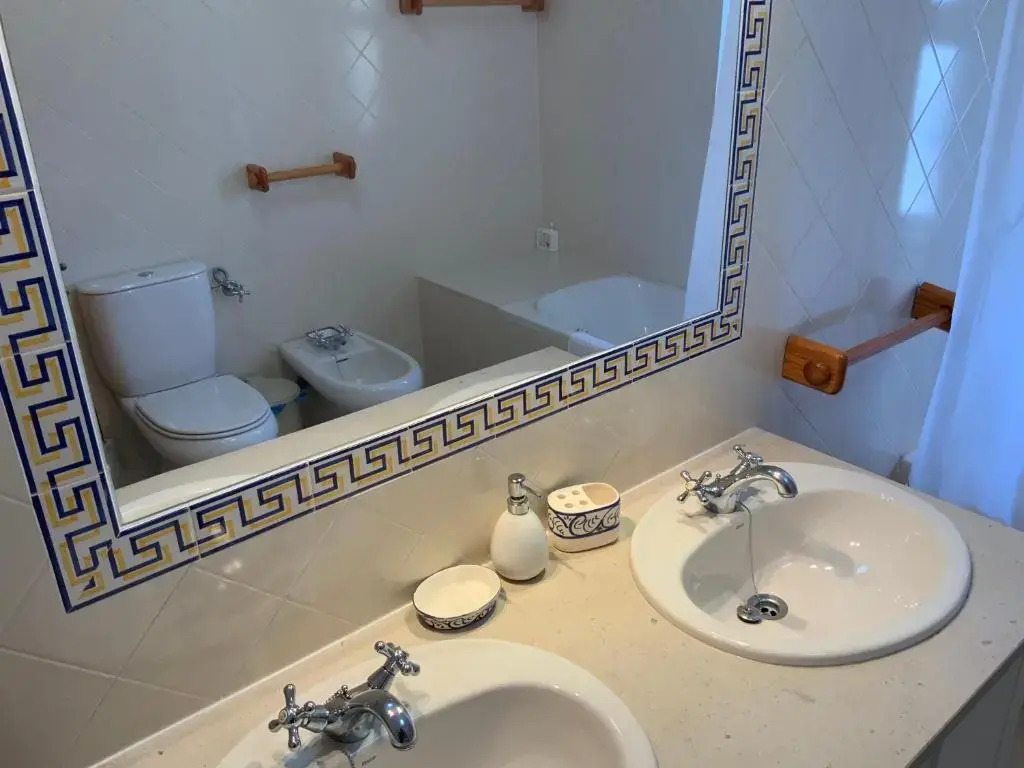 Guest House Alfarrobeiras
