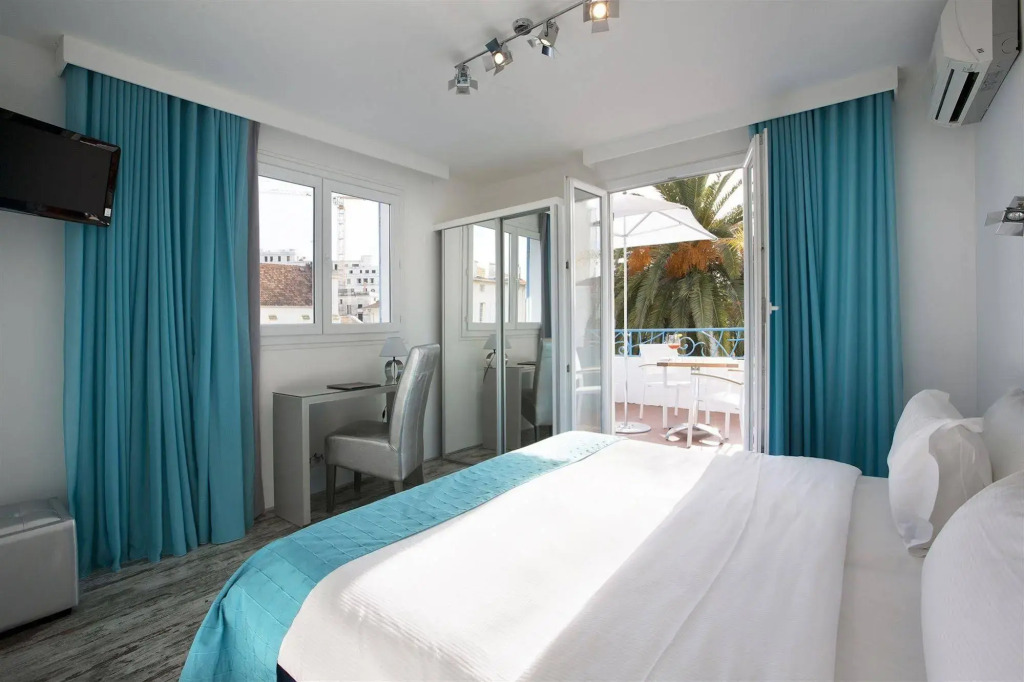 Hôtel La Villa Juan Beach
