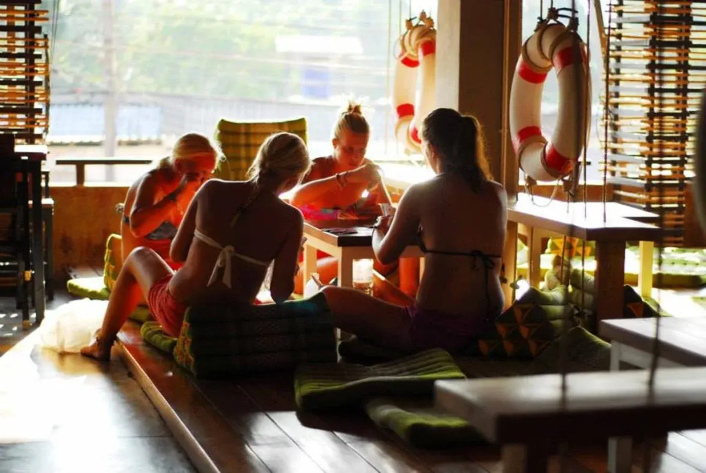 Non La Mer Hostel - Bed & Yoga