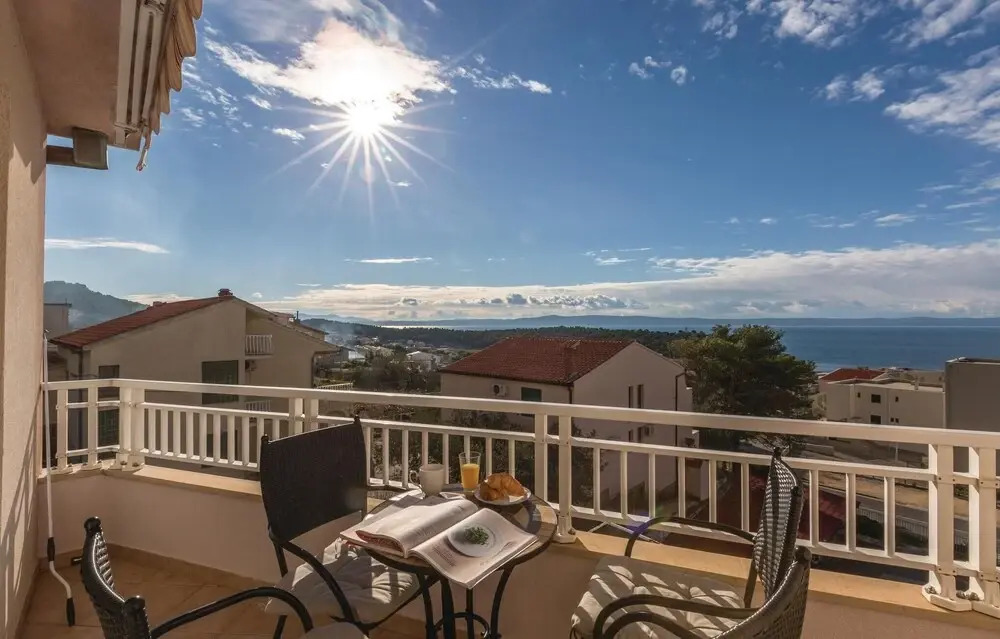 Beautiful Home in Makarska With Wifi and 2 Bedrooms