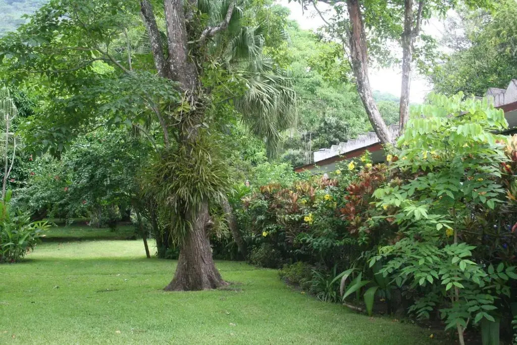 Casa Laguna Magica