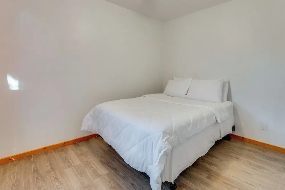 < 1 Mi to Main St: Quiet Home w/ Yard in Stockdale