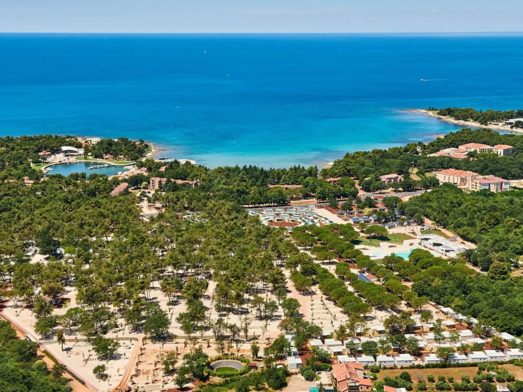 Nice chalet with 2 bathrooms and a dishwasher, 2km from Umag