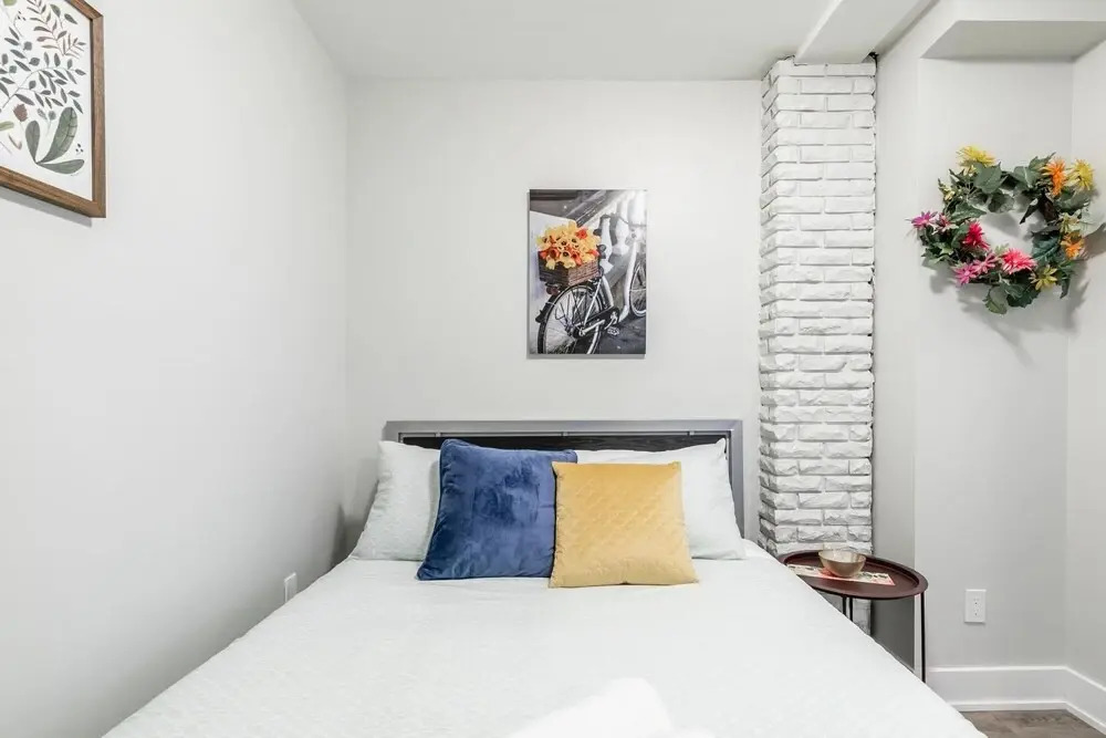 1BR Boutique Apt - Within DT Hamilton