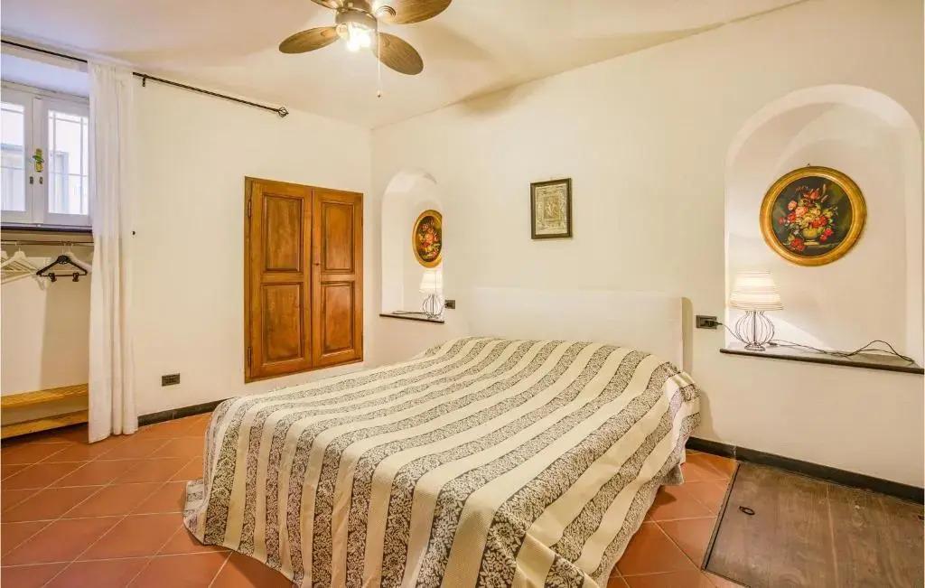 Beach Front Home In Moneglia With Wifi