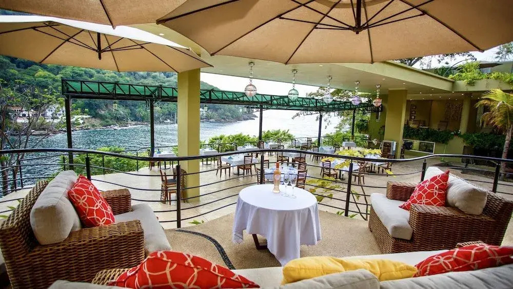 Luxury Suite With Garden and Ocean View