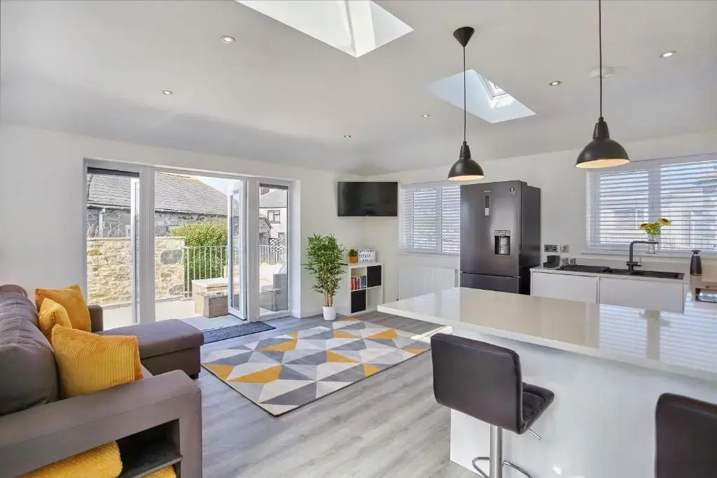 2022 Brand New Stylish Flat in Central Hayle