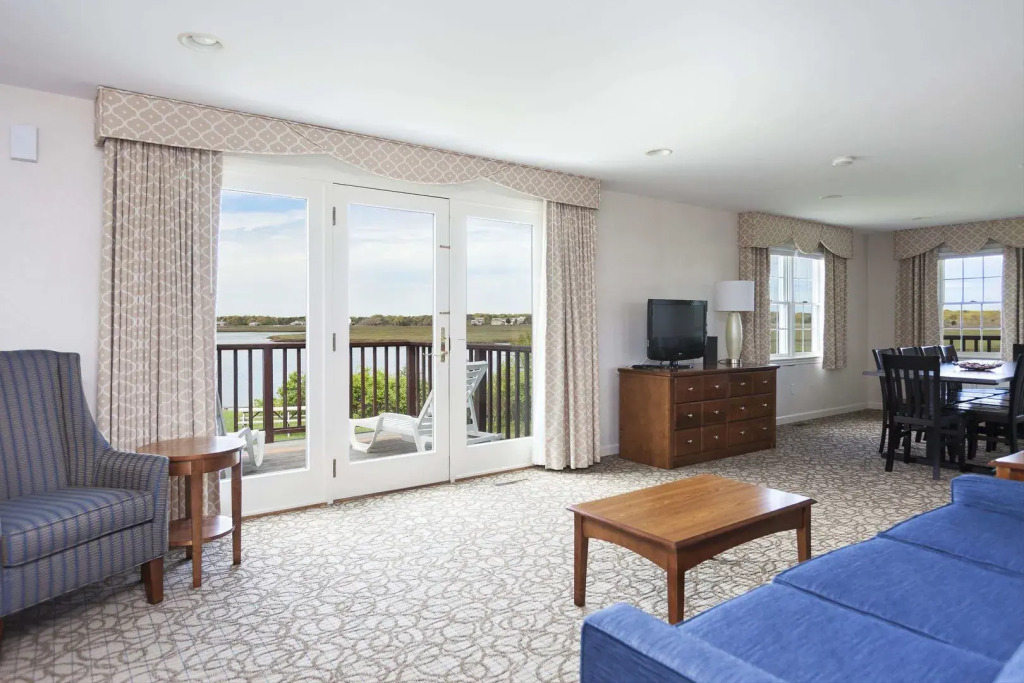 Red Jacket Beach Resort
