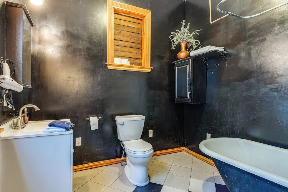 Cozy Indianapolis Vacation Rental w/ Micro Farm
