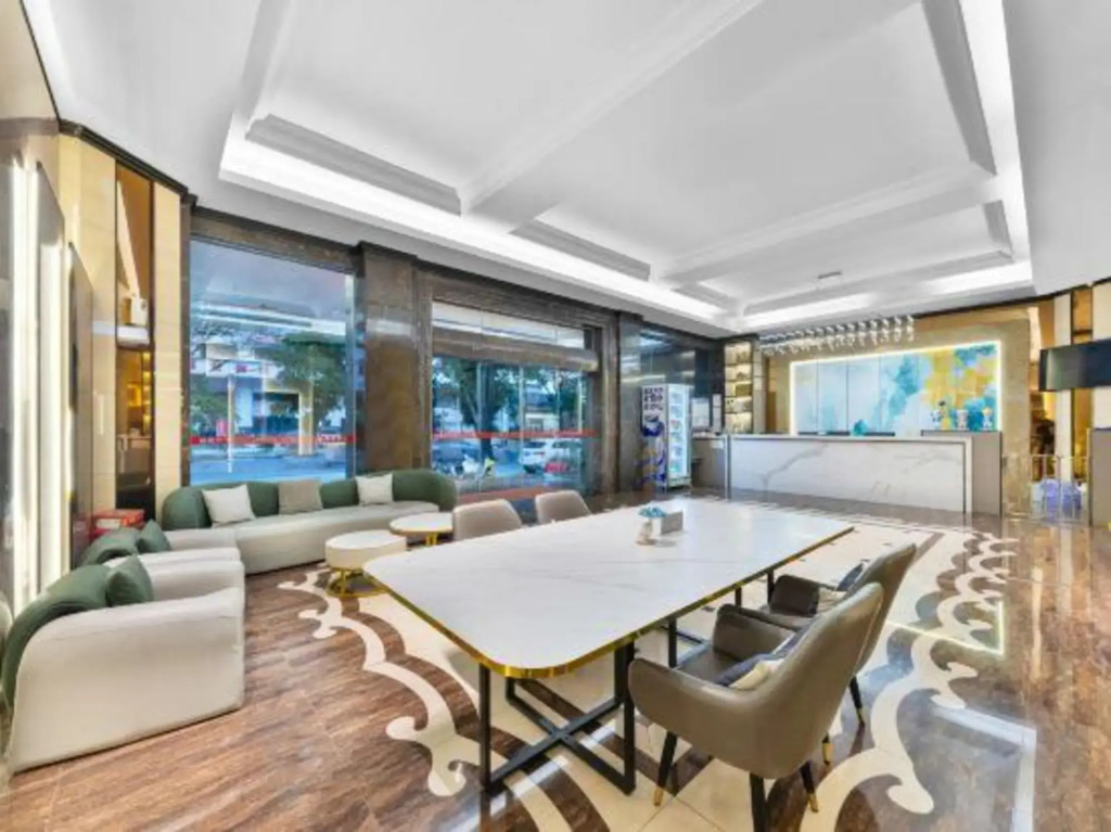 Jieyang Victoria Holiday Business Hotel