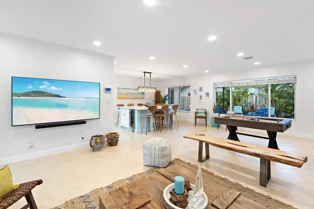 Walking Distance to the Beach 3Br House With Pool