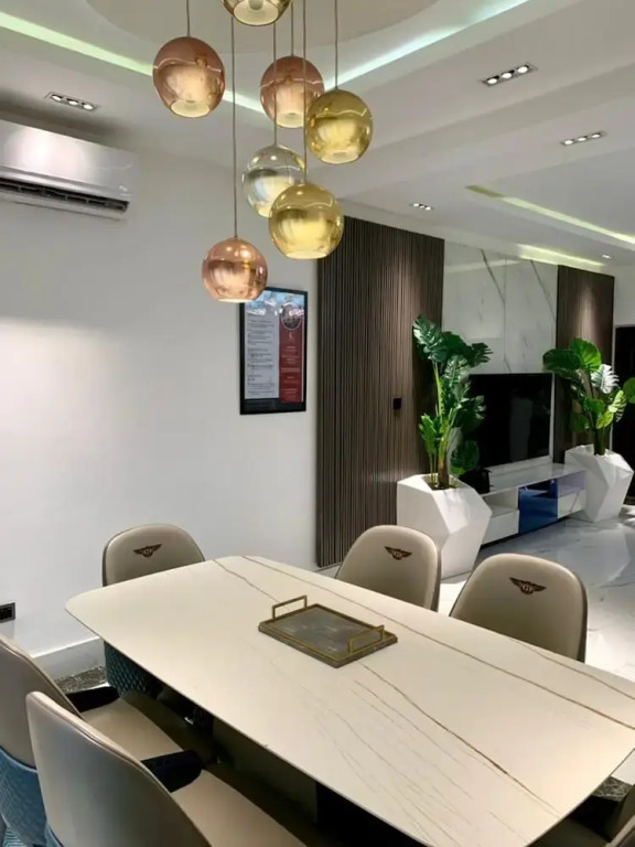 Sujimoto Residences - The AVEs