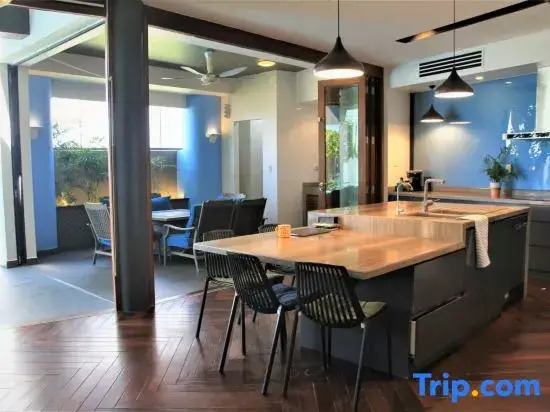 Luxury Villa  5 bedroom & private pool ( near My Khe Beach)