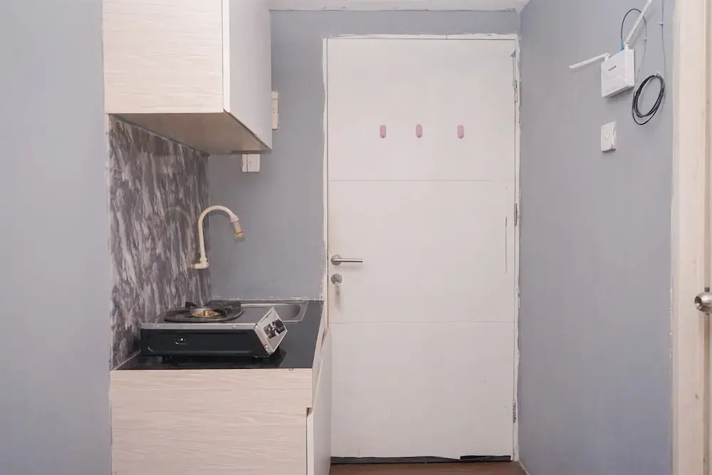 Minimalist Studio Room Apartment At Urbantown Serpong