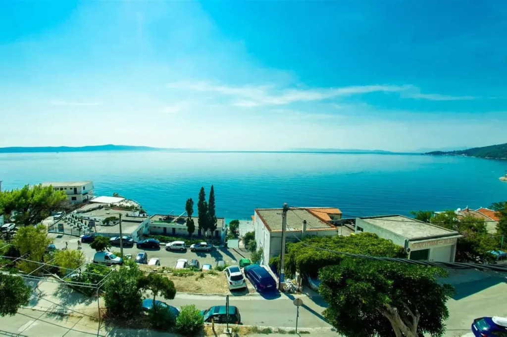 Beach Hotel
