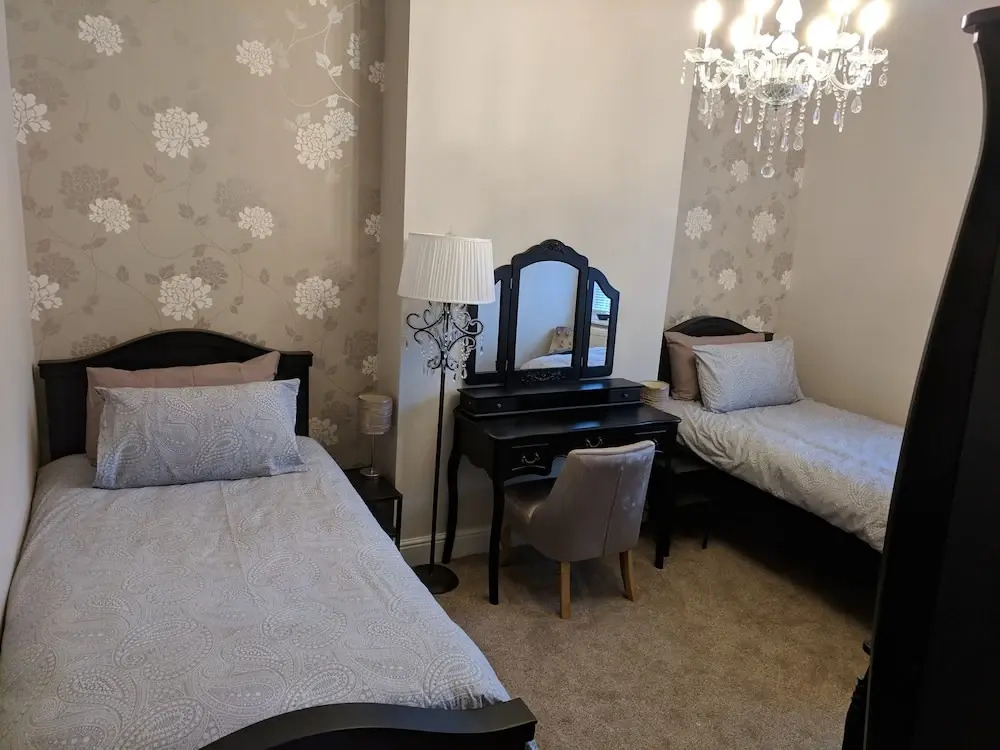Lion House Bed & Breakfast with Restaurant