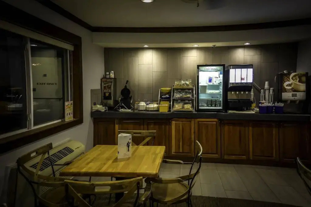 Guesthouse Inn & Suites- Osage Beach