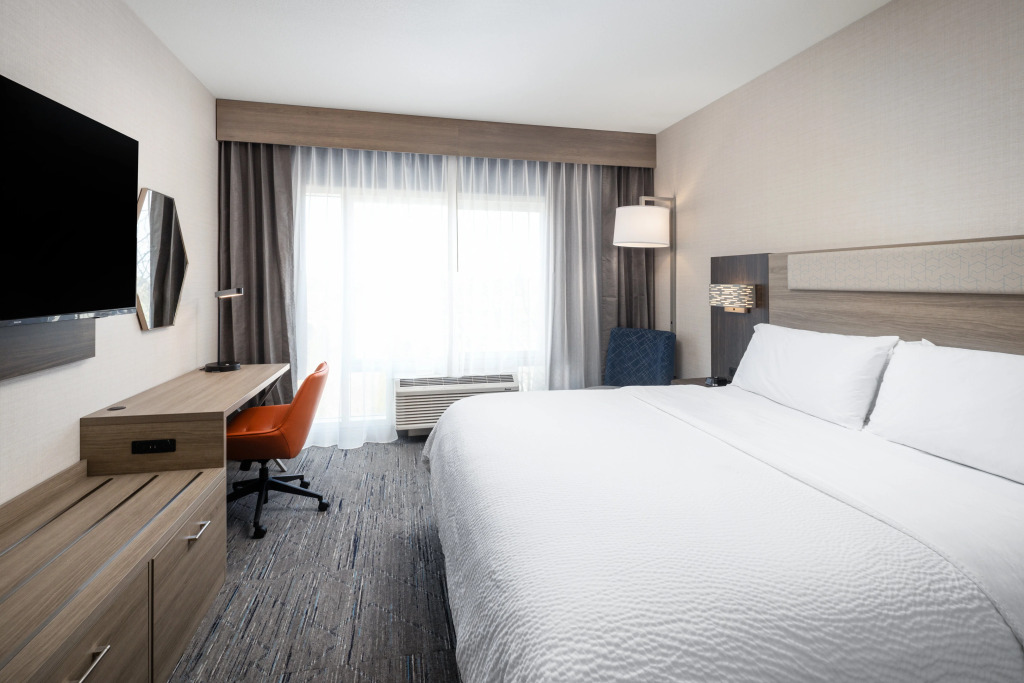 Holiday Inn Express & Suites Nampa - Idaho Center by IHG
