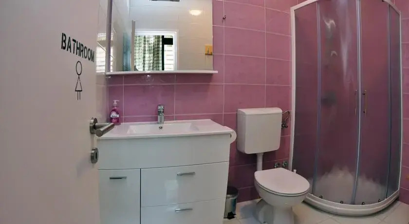 Hostel Underground Rooms