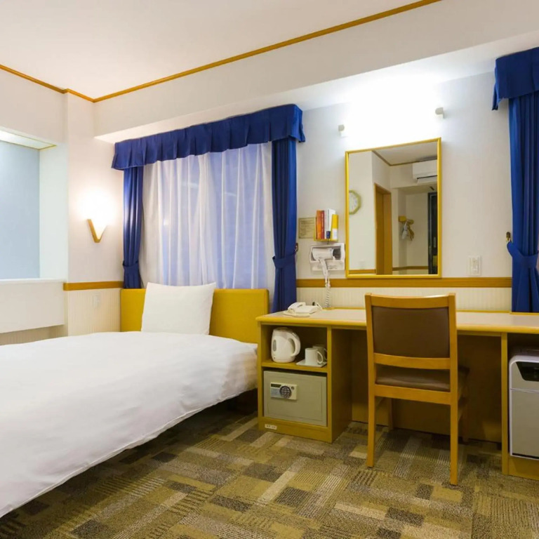 Toyoko Inn Tsuruga Ekimae