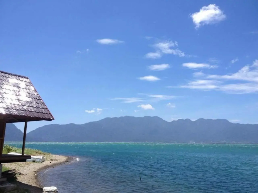 Muaro Beach Bungalow